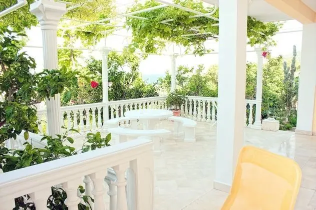 Apart Daire (Gojko - 50 m from the beach - A1(9))