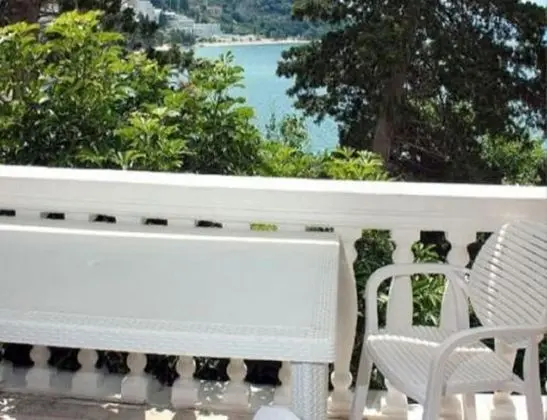 Apart Daire (Gojko - 50 m from the beach - A4(2))