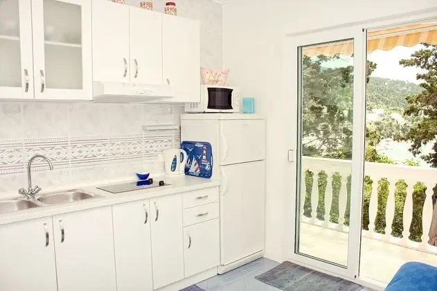 Apart Daire (Gojko - 50 m from the beach - A4(2))