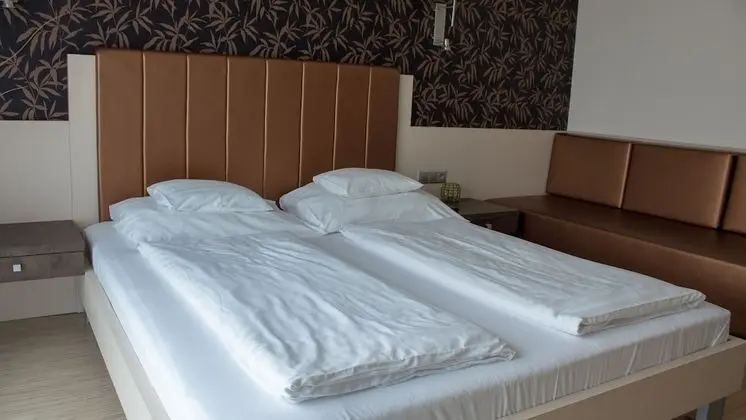 Premium Tek Büyük Yataklı Oda