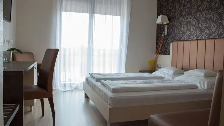 Premium Tek Büyük Yataklı Oda