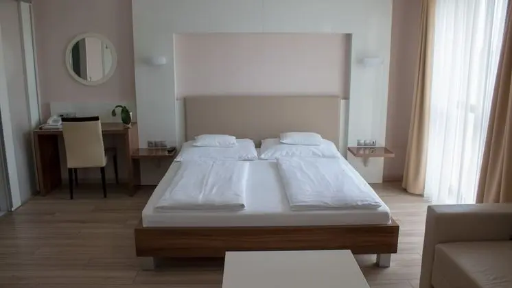Premium Tek Büyük Yataklı Oda