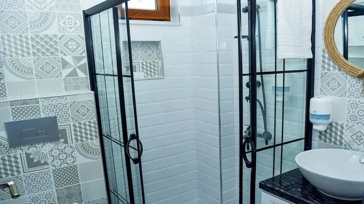 Standard Oda, 1 Büyük (Queen) Boy Yatak, Sigara İçilmez, Bahçe Manzaralı