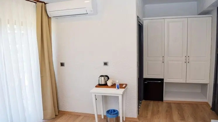 Standard Oda, 1 Büyük (Queen) Boy Yatak, Sigara İçilmez, Bahçe Manzaralı