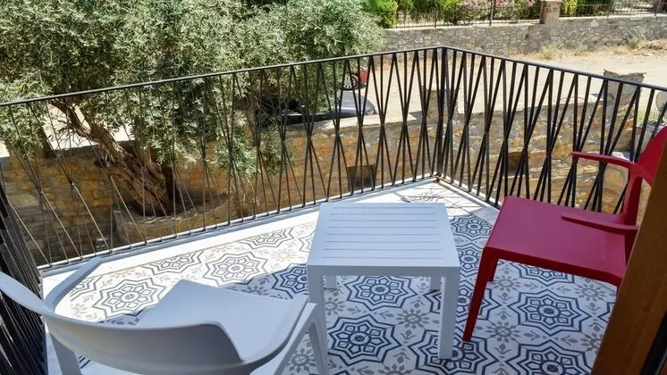 Standard Oda, 1 Büyük (Queen) Boy Yatak, Sigara İçilmez, Bahçe Manzaralı