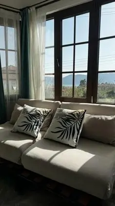 Superior, Deniz ve Havuz Manzaralı, Balkonsuz