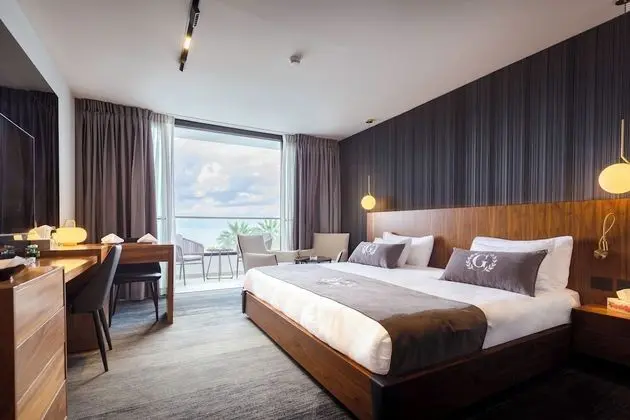 Deluxe Tek Büyük Yataklı Oda, Balkon, Göl Manzaralı