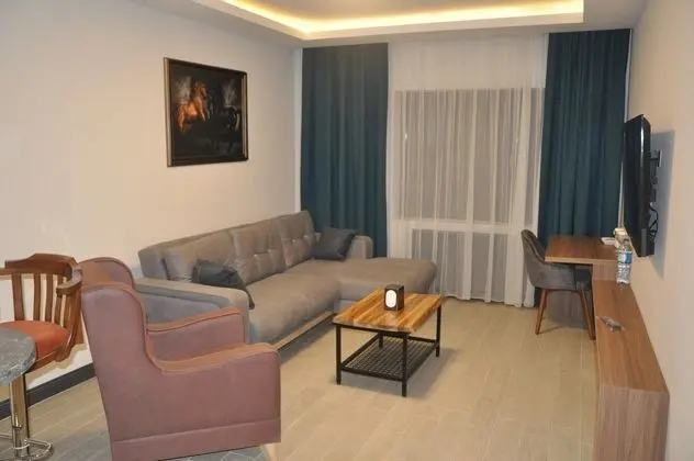 Delux Suit 1+1