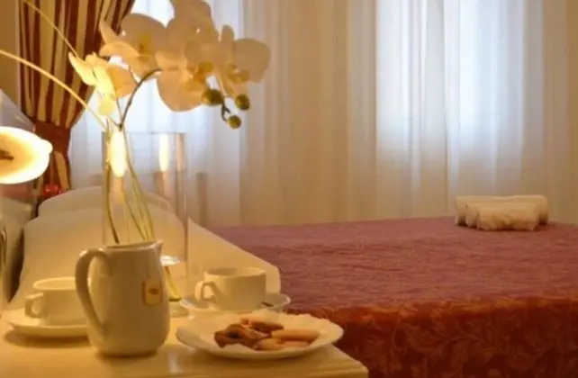 Standard Tek Büyük Yataklı Oda