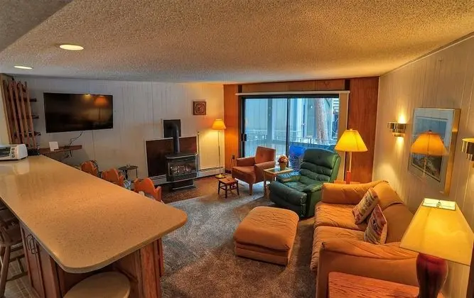 Basic Daire, 2 Yatak Odası, Şömine