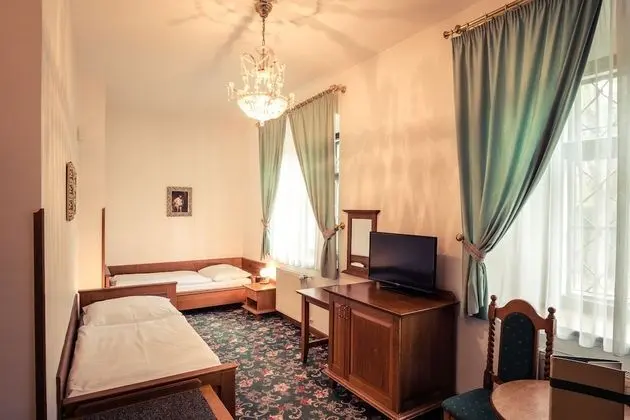 Standard Tek Büyük Yataklı Oda