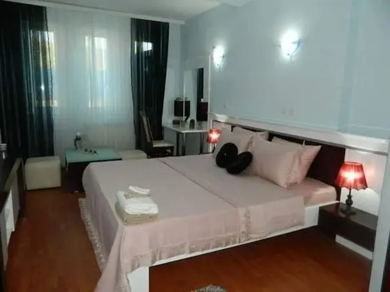 Classic Üç Kişilik Oda