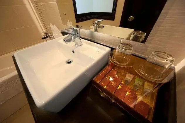 Deluxe (Executive Floor, only 5 rooms/ floor)