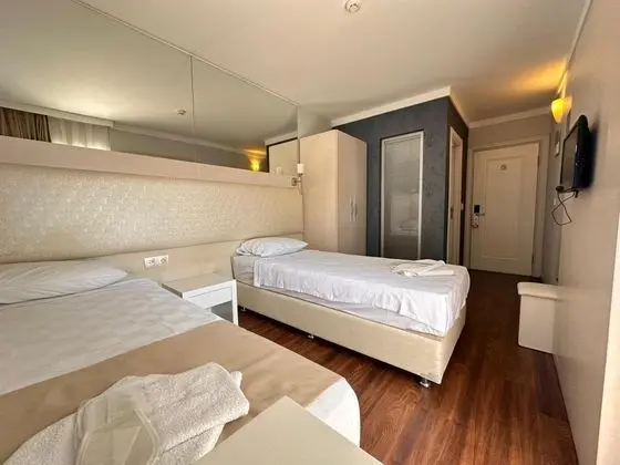 Standart Oda,deniz Ve Havuz Manzaralı