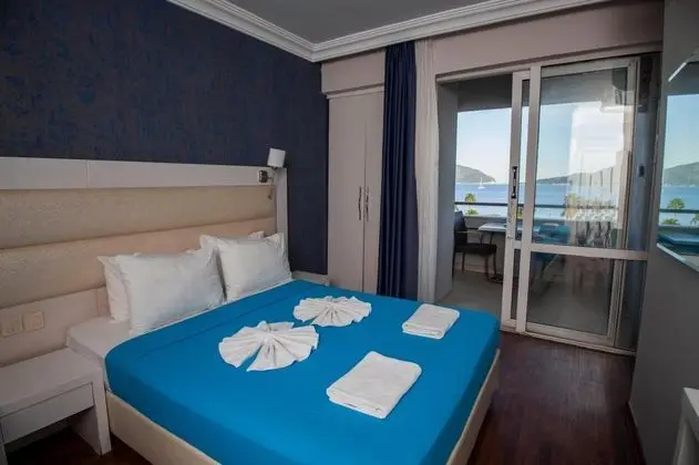 Triple, Deniz Manzaralı