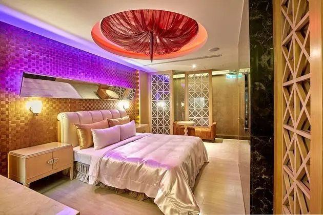 Deluxe Tek Büyük Yataklı Oda