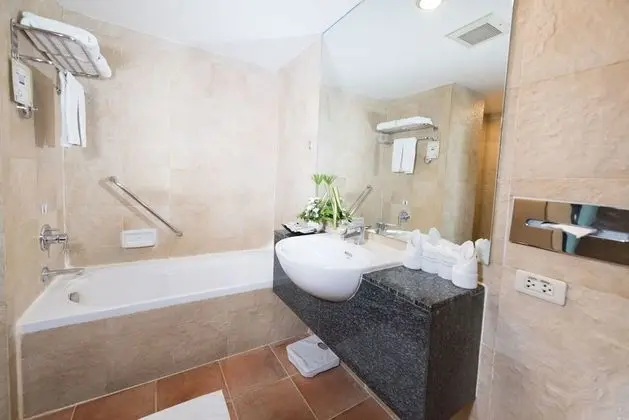 Junior Suite, Queen Bed