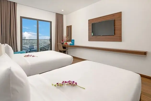 Deluxe Üç Kişilik Oda, Şehir Manzaralı