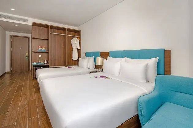 Deluxe Üç Kişilik Oda, Şehir Manzaralı
