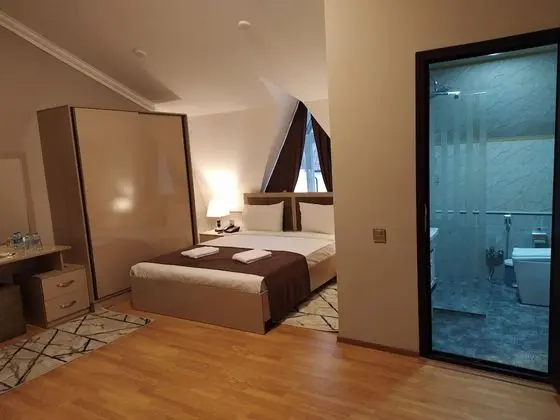 Deluxe Tek Büyük Yataklı Oda