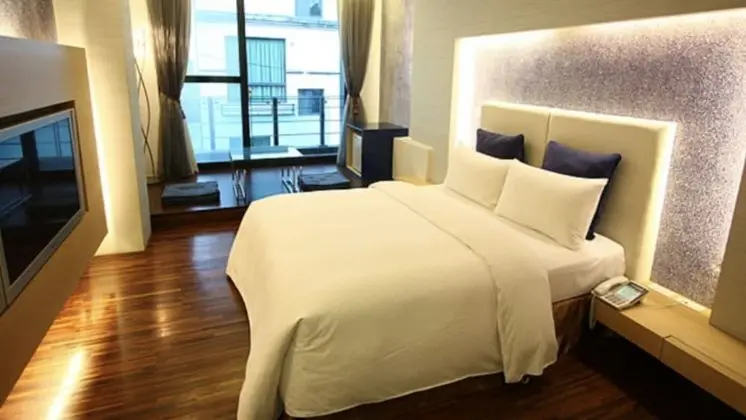 Design Tek Büyük Yataklı Oda