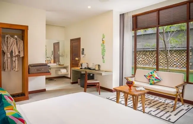 Cabana Suite, Access to Pool (Free One Way Airport Transfer)