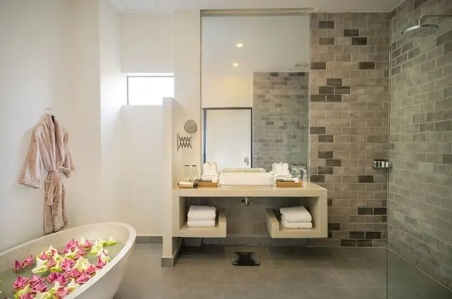 Luxury Family Room (Free One Way Airport Transfer)