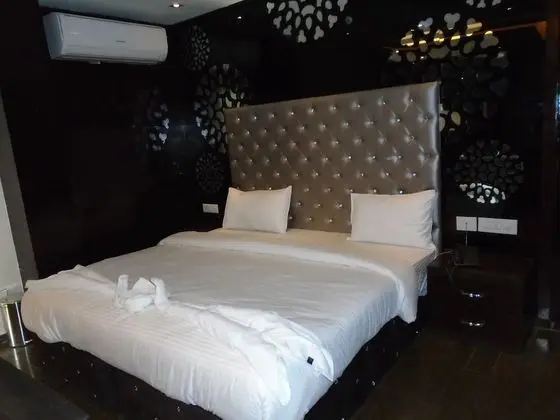 Executive Oda, 1 En Büyük (King) Boy Yatak ve Çekyat, Sigara İçilebilir, Şehir Manzaralı