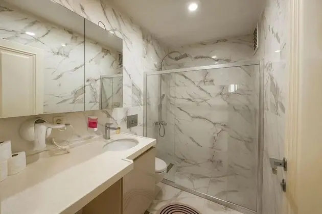 https://images.odamax.com/img/1024x768/odamax/image/upload/Gold_Suit_Otel_Bak_rk_y_City_Center_202602031359492_Pi7_Tool_804270125.jpg