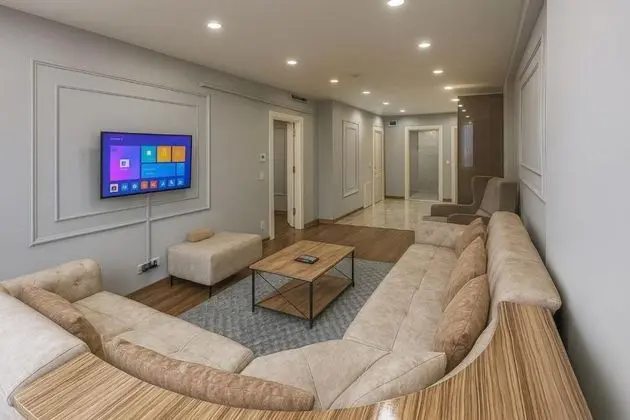 https://images.odamax.com/img/1024x768/odamax/image/upload/Gold_Suit_Otel_Bak_rk_y_City_Center_202602031359494_Pi7_Tool_804270131.jpg