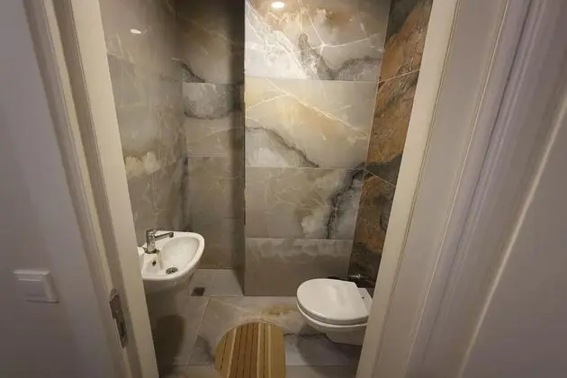 https://images.odamax.com/img/1024x768/odamax/image/upload/Gold_Suit_Otel_Bak_rk_y_City_Center_202602031402265_Pi7_Tool_803105327.jpg