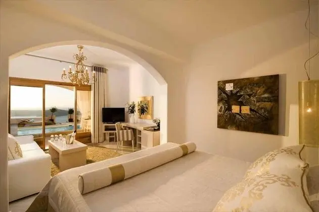 Deluxe Suite, Heated Pool, Caldera View