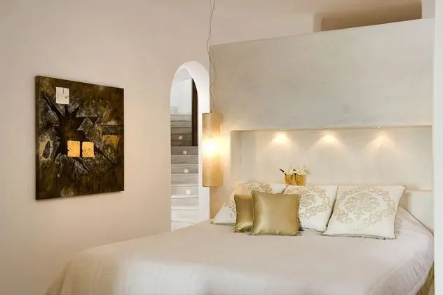 Deluxe Suite, Heated Pool, Caldera View