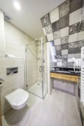 Comfort Tek Büyük Yataklı Oda