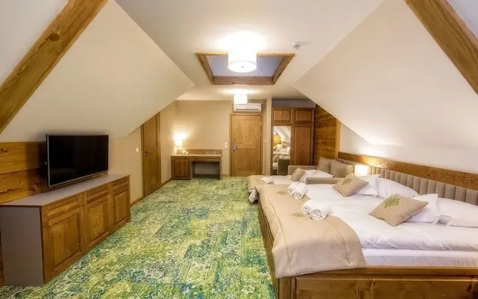 Premium Tek Büyük Yataklı Oda