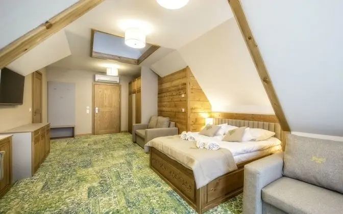 Premium Tek Büyük Yataklı Oda