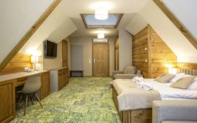 Premium Tek Büyük Yataklı Oda