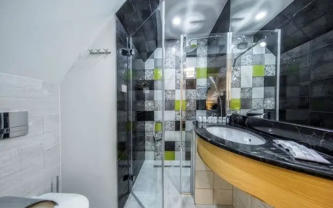 Premium Tek Büyük Yataklı Oda