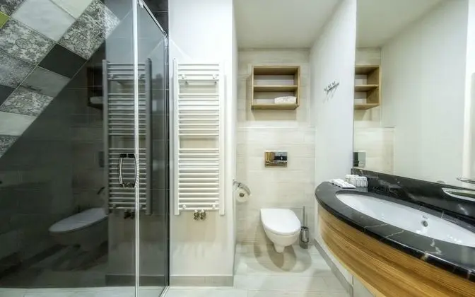 Premium Tek Büyük Yataklı Oda