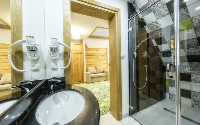 Premium Tek Büyük Yataklı Oda