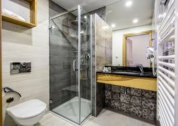 Standard Tek Büyük Yataklı Oda