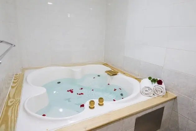 Deluxe Tek Büyük Yataklı Oda, Jakuzi