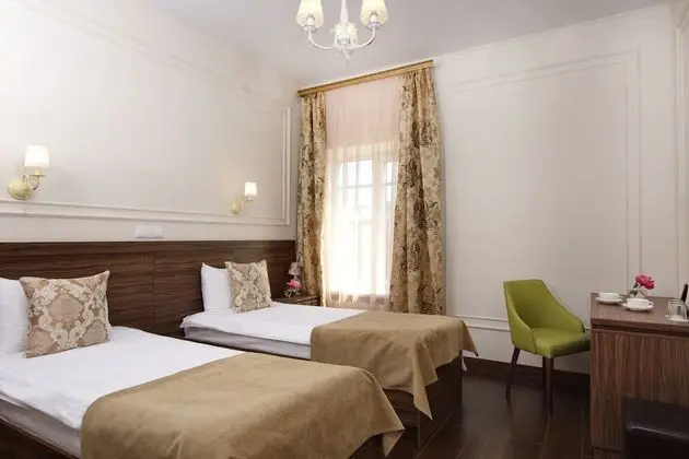 Comfort Tek Büyük veya İki Ayrı Yataklı Oda, Buzdolabı, Denize Sıfır