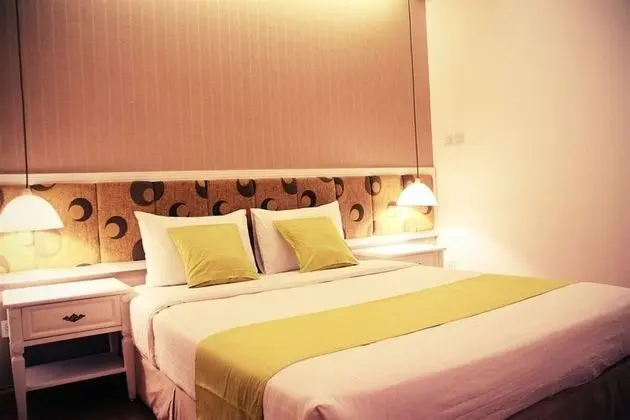 One Bedroom Apartment with Balcony