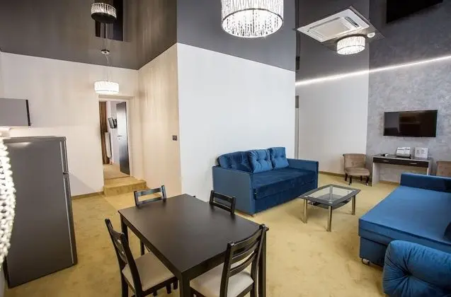 Business Apart Daire (Silver)