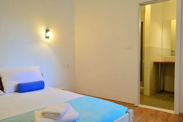 Standard Oda, Avlu Manzaralı