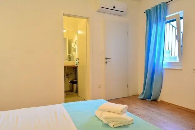 Standard Oda, Avlu Manzaralı