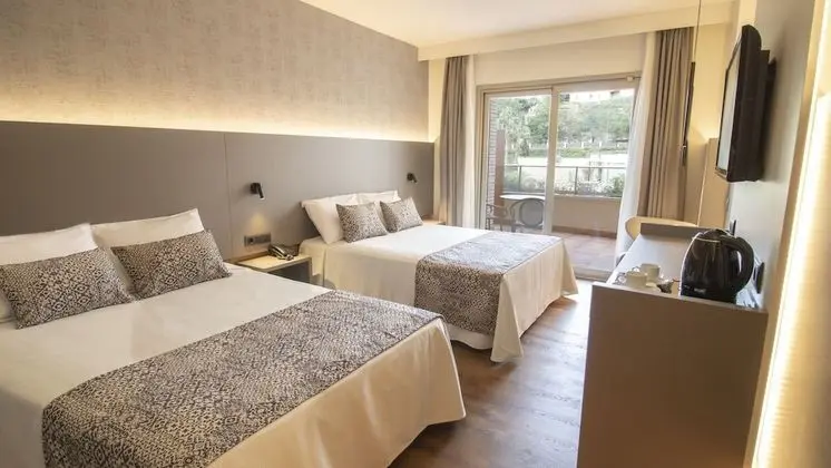 Standard Dört Kişilik Oda, Havuz Manzaralı (4 Adults)