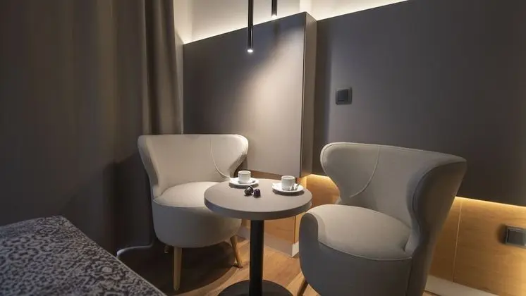 Standard Dört Kişilik Oda, Havuz Manzaralı (4 Adults)