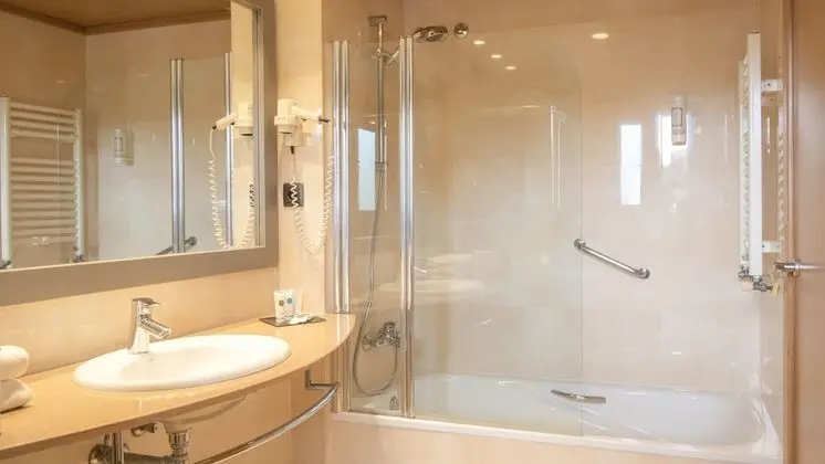 Standard Dört Kişilik Oda, Havuz Manzaralı (4 Adults)